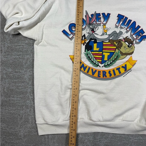 Vintage 1990s Looney Tunes University Bugs Bunnt Crew Neck Sweatshirt READ - Picture 11 of 11